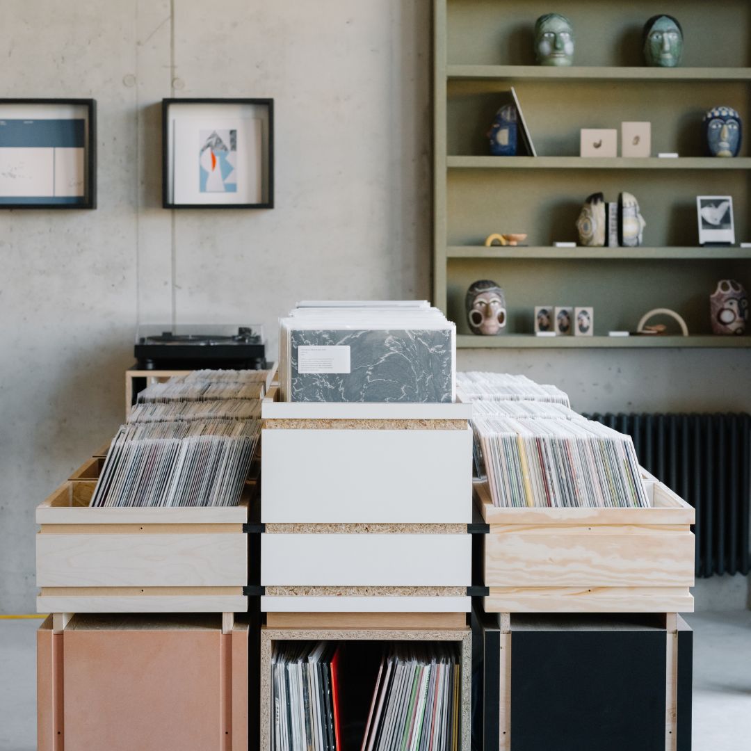 Come browse and hang - 1
